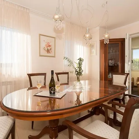 Holidayhome With 2 Separate Flats And Private Pool Trget