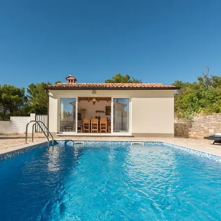 Holidayhome With 2 Separate Flats And Private Pool Vikendica